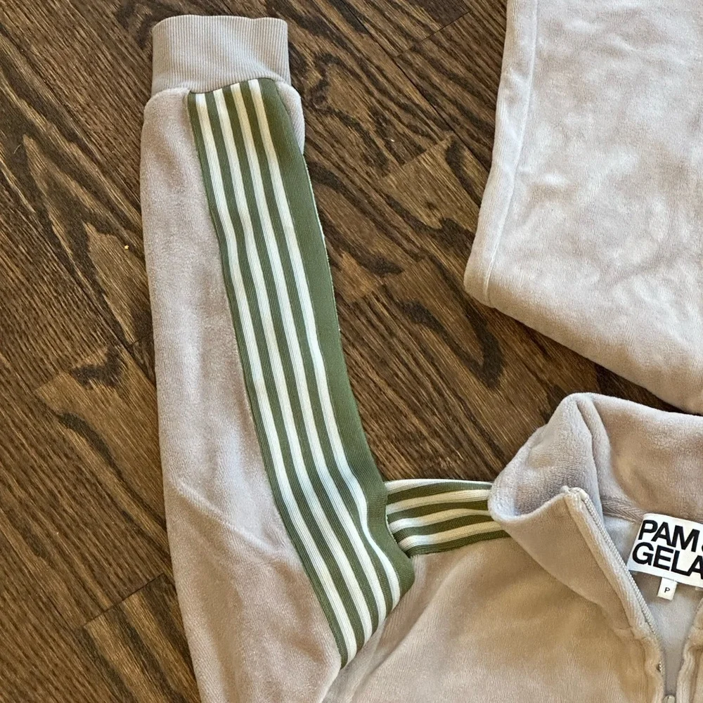 Pam & Gela soft velour